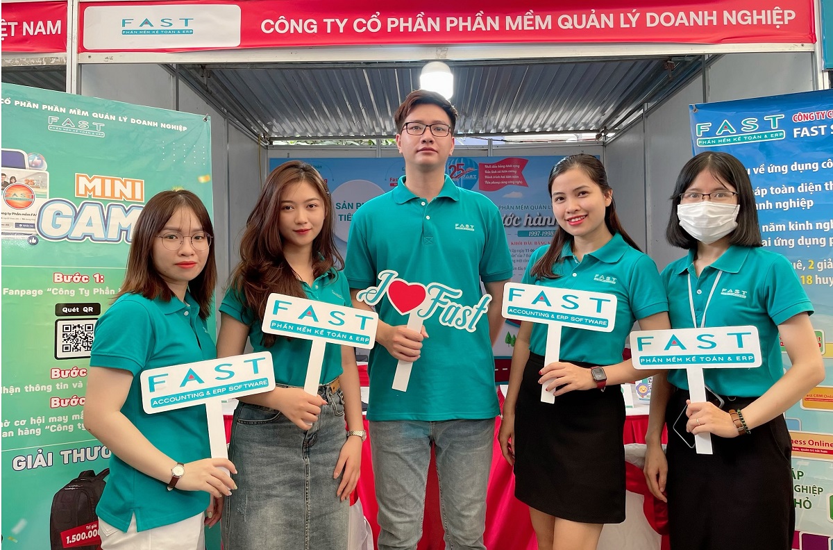FAST tham dự “Ngày hội việc làm Job Fair 2022” tại ĐH Thăng Long