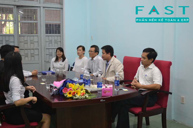 FAST Đà Nẵng hợp tác ứng dụng phần mềm kế toán Fast Accounting Online vào giảng dạy tại trường Đại học Kinh tế Đà Nẵng.