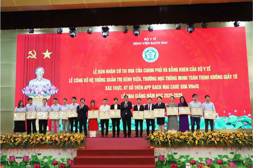 8 nhân sự FAST được trao tặng bằng khen cá nhân xuất sắc