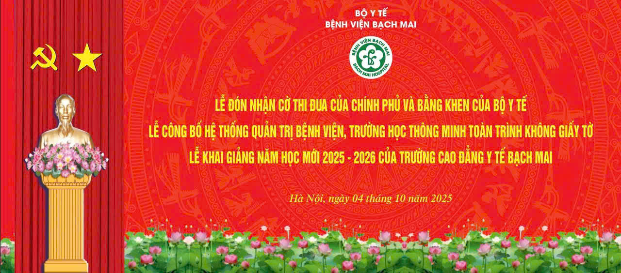 Bệnh viện Bạch Mai tổ chức lễ đón nhận cờ thi đua của Chính phủ và bằng khen của Bộ Y tế