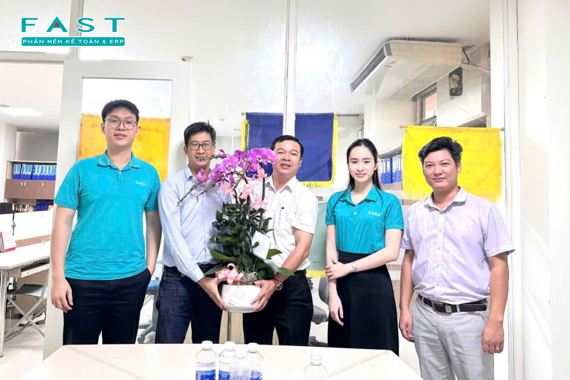 fast-tri-an-ngay-nha-giao-viet-nam-20-11-nam-2025-2