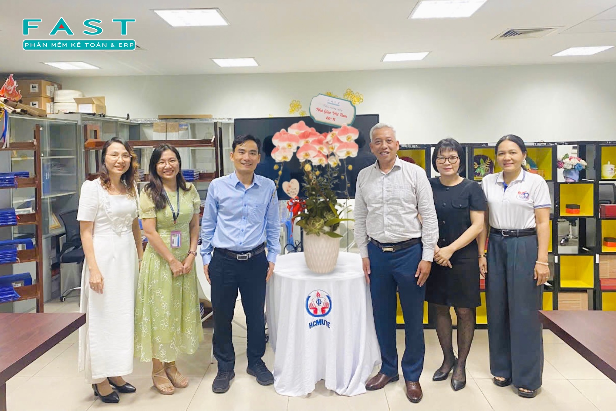 fast-tri-an-ngay-nha-giao-viet-nam-20-11-nam-2025-11