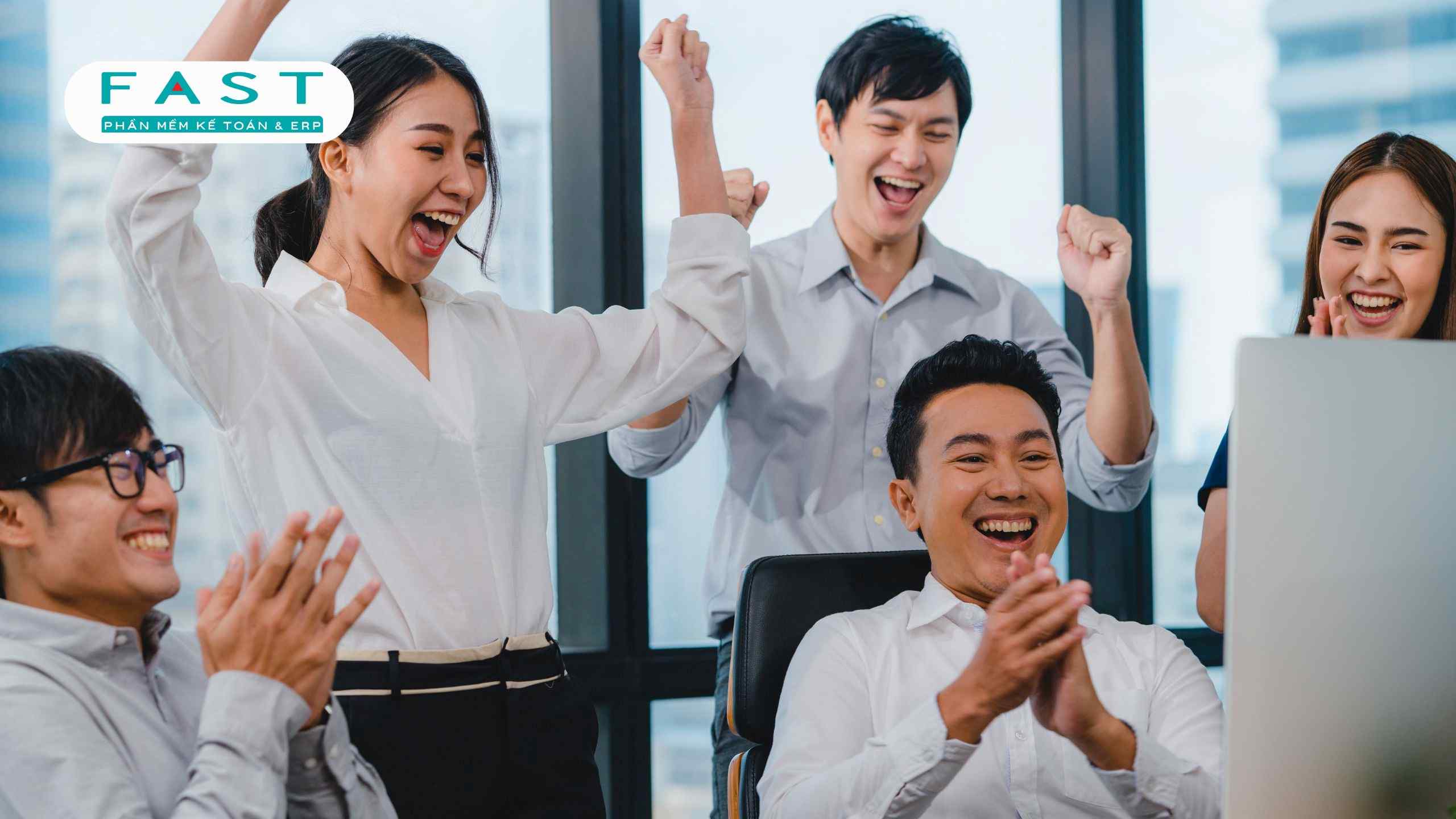 Lãnh đạo đóng vai trò trung tâm trong việc hình thành và duy trì văn hóa doanh nghiệp