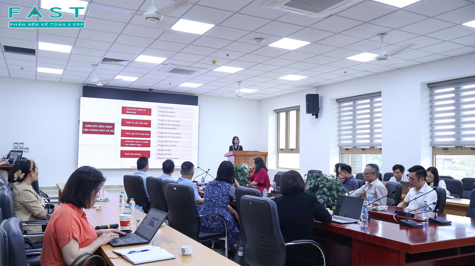 FAST tham dự buổi tọa đàm chuyên môn tại Học viện Tài chính