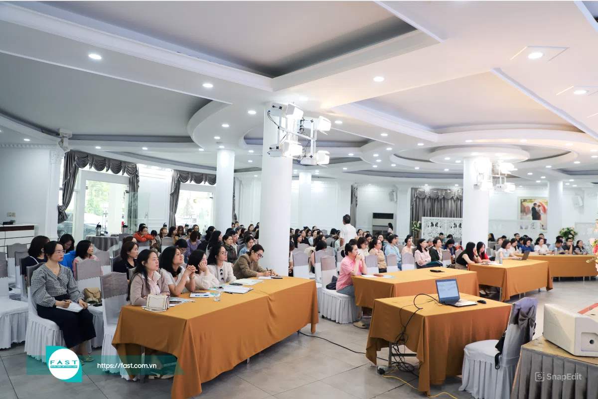 Buổi tọa đàm thu hút hàng trăm khách mời tham dự