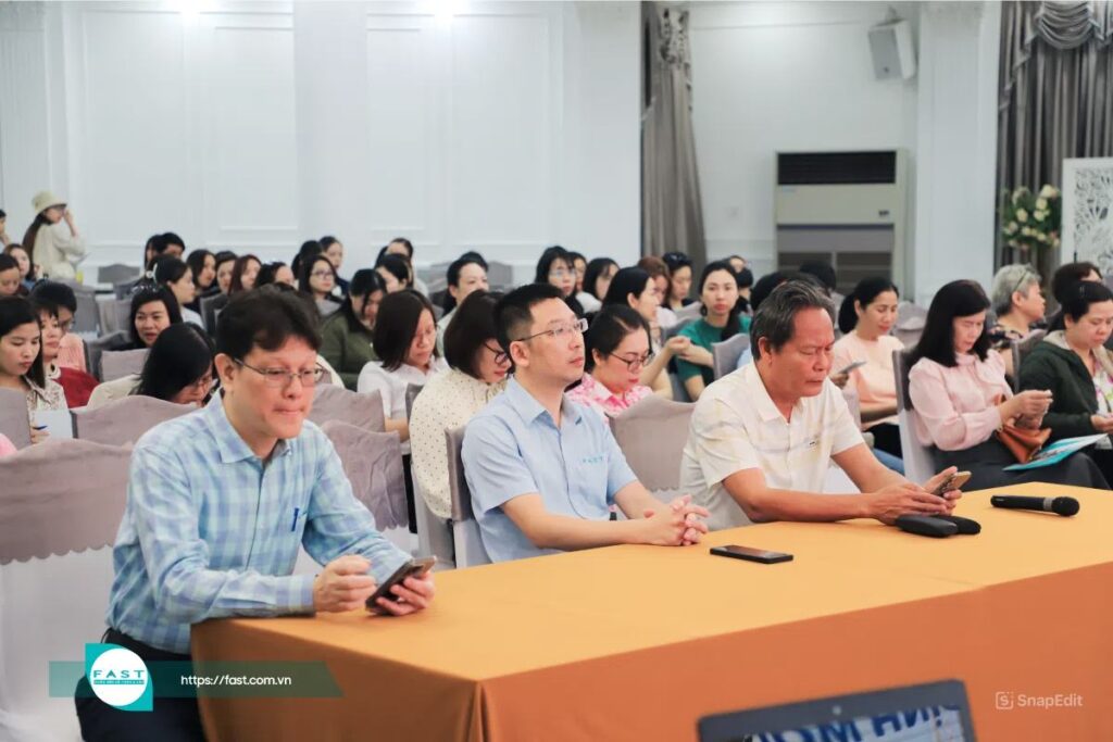 Anh Nguyễn Duy Hiển – TP Kinh doanh và Marketing/FAST Hà Nội, đại diện FAST đến tham dự buổi tọa đàm