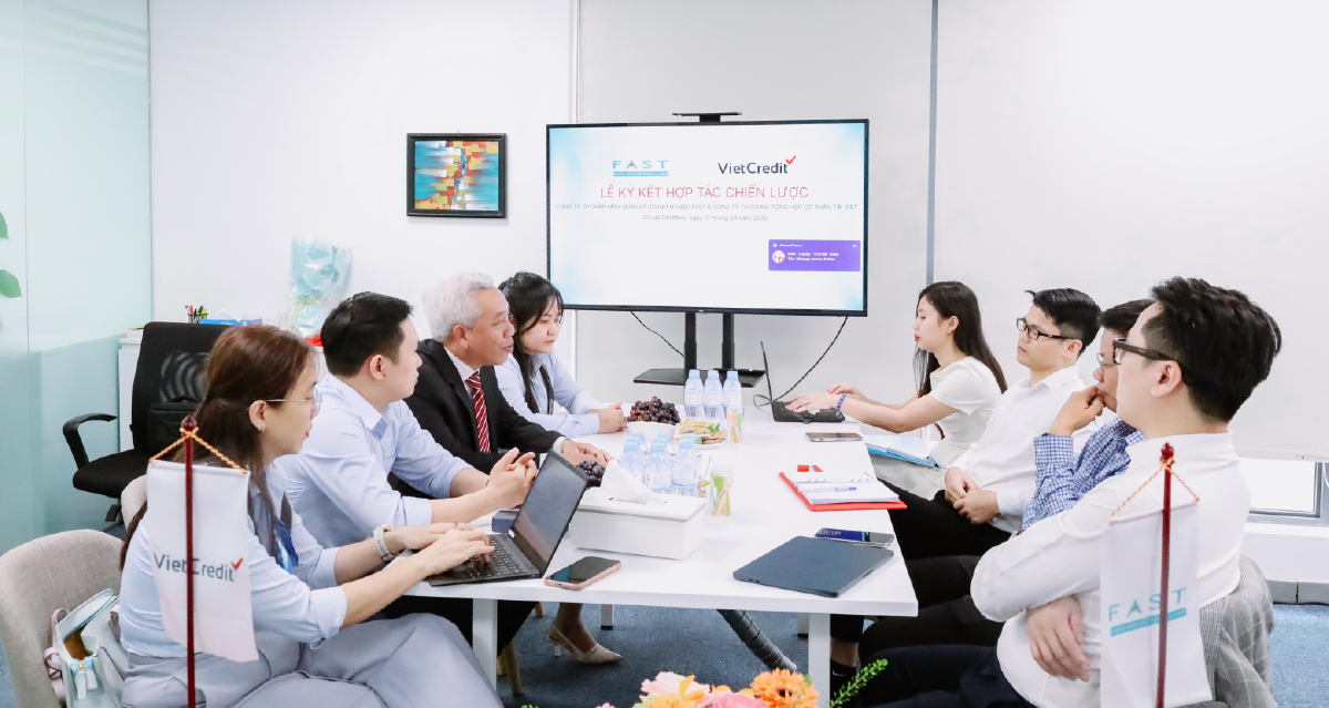 Toàn cảnh buổi lễ ký kết hợp tác chiến lược giữa FAST và VietCredit