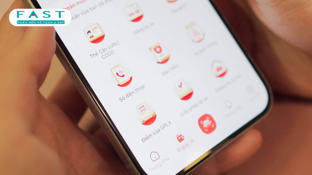 truy cập mục ví giấy tờ để tìm thông tin số điện thoại