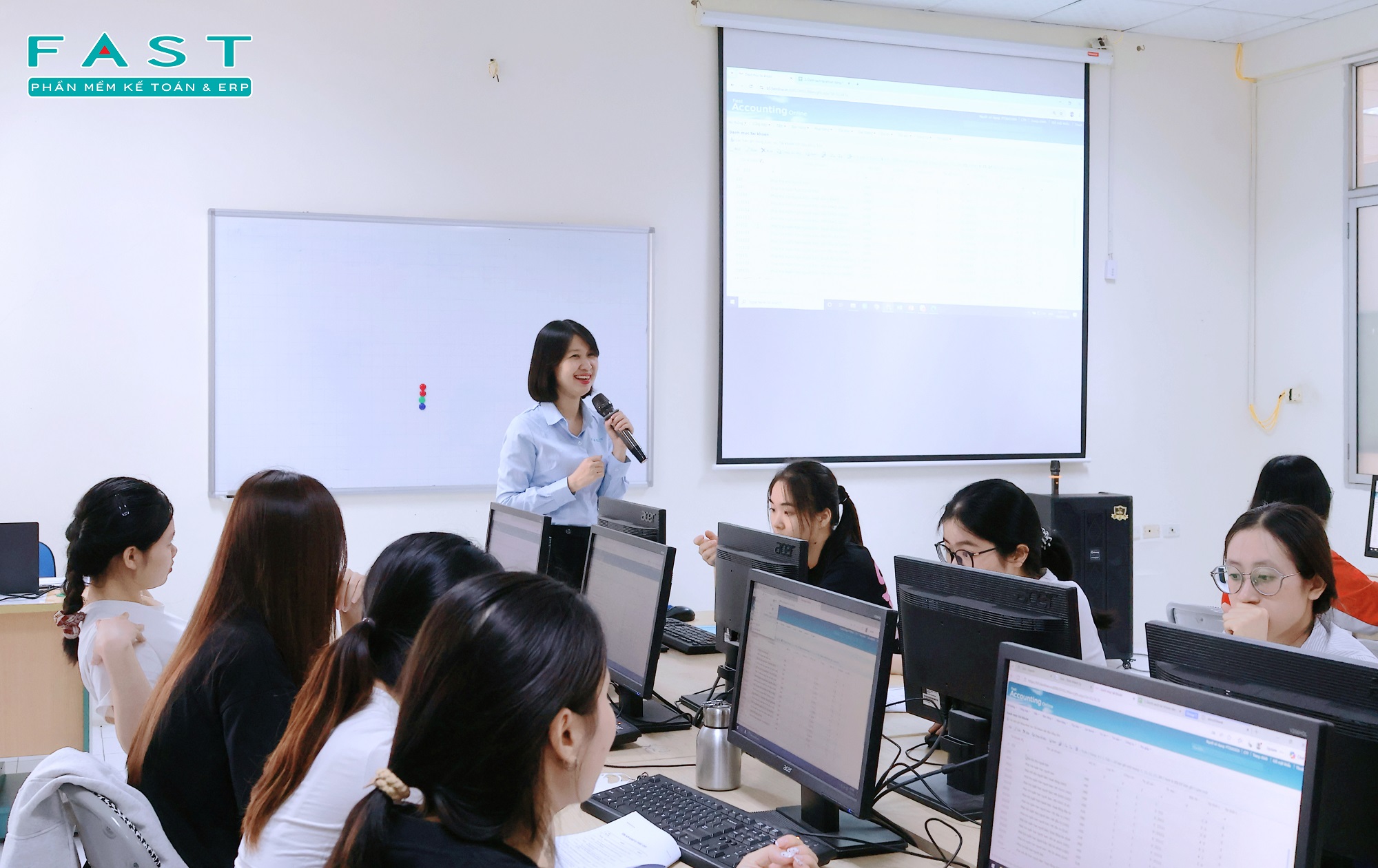 FAST và PTIT tổ chức chuyên đề thực hành kế toán trên nền tảng số