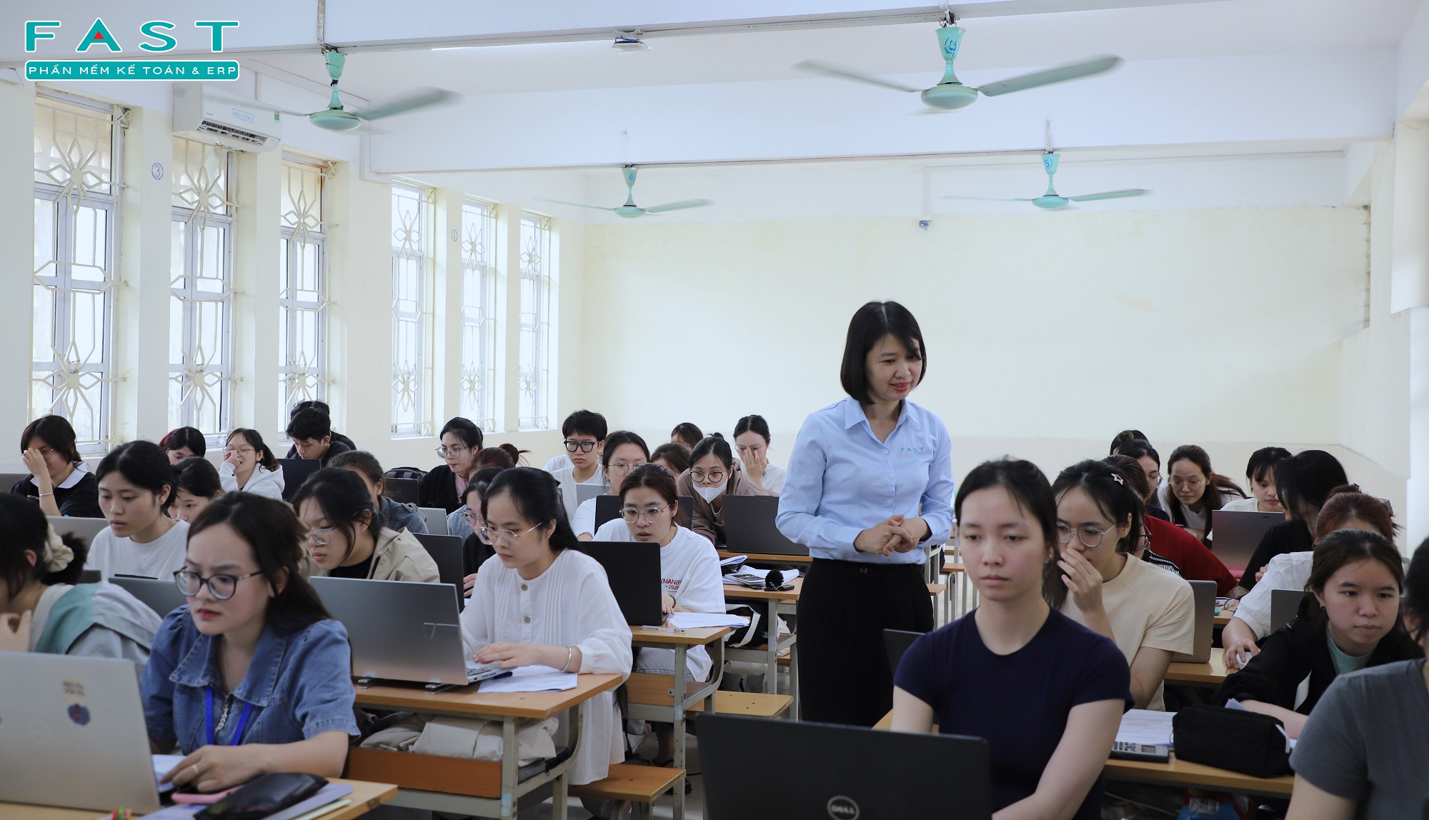 FAST và UNETI tổ chức chuyên đề thực hành hóa đơn điện tử