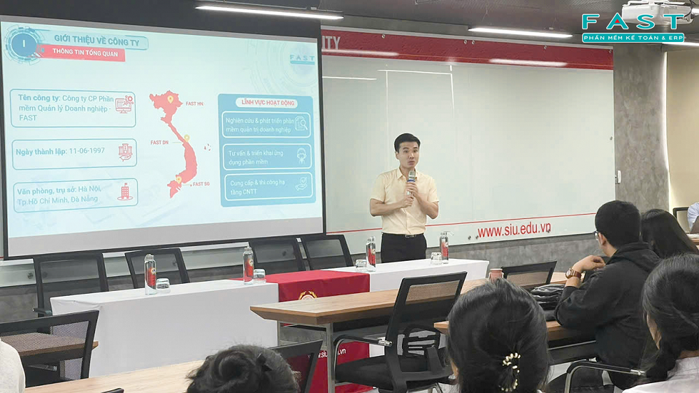 FAST và SIU tổ chức hội thảo ứng dụng công nghệ số trong kế toán 