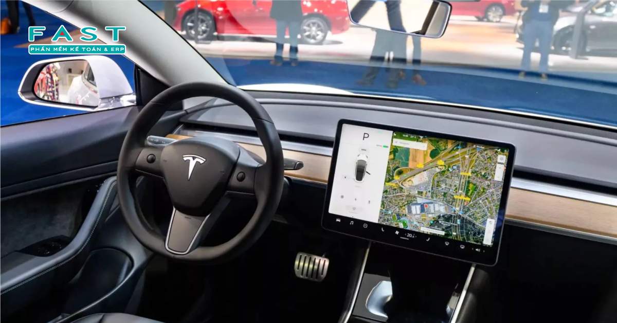 Ví dụ điển hình là Tesla với chiến lược mở rộng từ xe điện sang năng lượng tái tạo và công nghệ tự lái.
